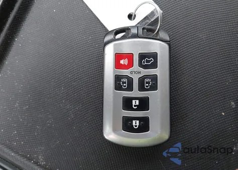 2016 Toyota Sienna Xle 8 Passenger from USA, damaged, VIN 5TDYK3DC8GS701735